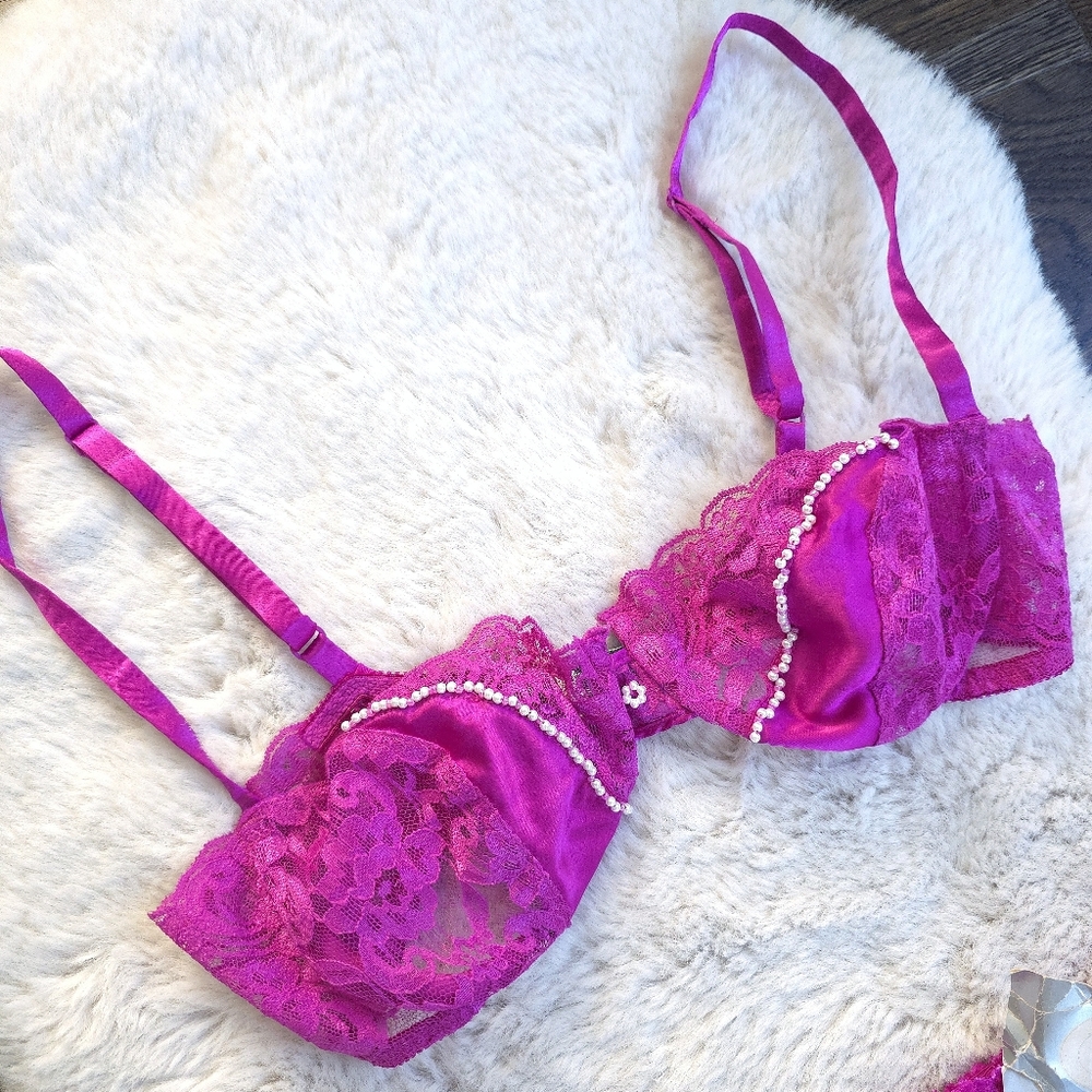 Vintage Christian Dior Deadstock Coquette Lace Pearl Lingerie Bra Garter Set - Picture 3 of 11